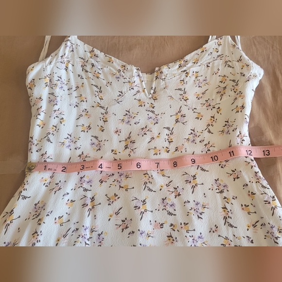 Size small Floral dress - Picture 3 of 6